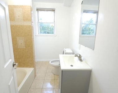 5023 Emo Street - Photo Thumbnail 9