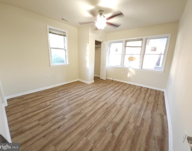 5023 Emo Street - Photo Thumbnail 5