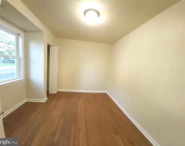 5023 Emo Street - Photo Thumbnail 12