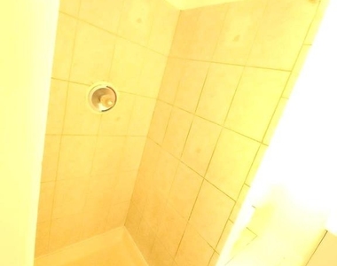 5023 Emo Street - Photo Thumbnail 18