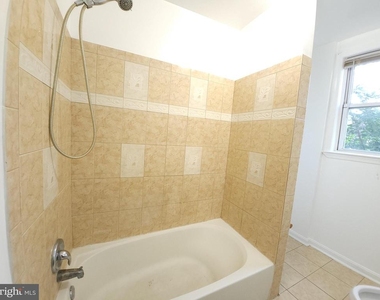 5023 Emo Street - Photo Thumbnail 8
