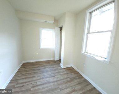 5023 Emo Street - Photo Thumbnail 7