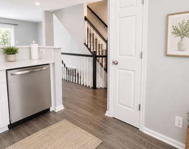 13906 Ascott Drive - Photo Thumbnail 12