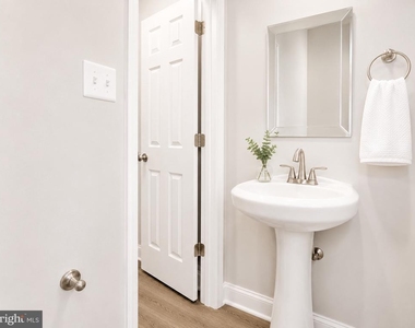 13906 Ascott Drive - Photo Thumbnail 16