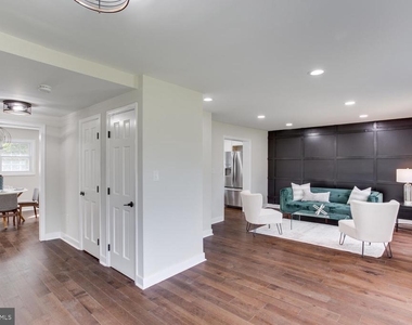 8156 Buckspark Lane E - Photo Thumbnail 11