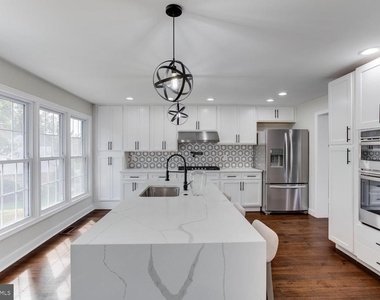 8156 Buckspark Lane E - Photo Thumbnail 4