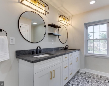 8156 Buckspark Lane E - Photo Thumbnail 16