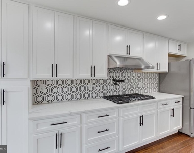 8156 Buckspark Lane E - Photo Thumbnail 6