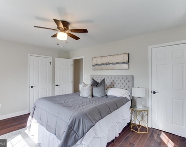 8156 Buckspark Lane E - Photo Thumbnail 17