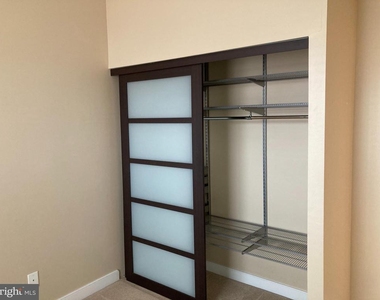 7500 Woodmont Avenue - Photo Thumbnail 5