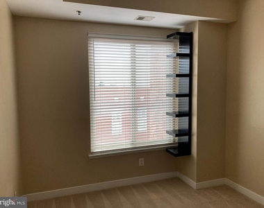 7500 Woodmont Avenue - Photo Thumbnail 4