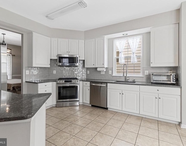 19028 Noble Oak Drive - Photo Thumbnail 10