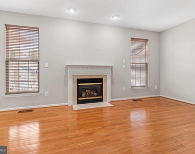 19028 Noble Oak Drive - Photo Thumbnail 11