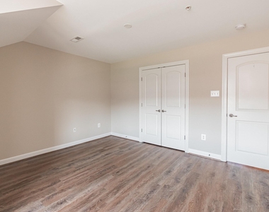 513 Girard Street - Photo Thumbnail 19