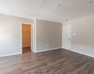513 Girard Street - Photo Thumbnail 17