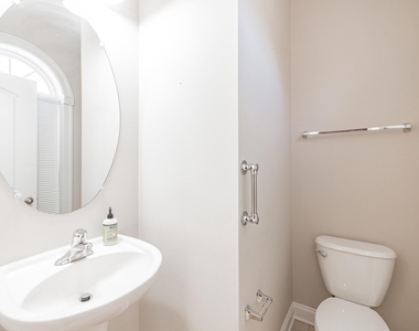 513 Girard Street - Photo Thumbnail 7