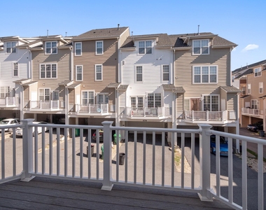 513 Girard Street - Photo Thumbnail 12