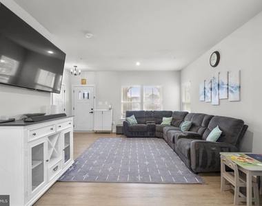 1713 Aurora Way - Photo Thumbnail 4