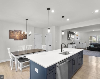 1713 Aurora Way - Photo Thumbnail 6