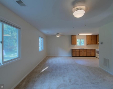 5105 Shore Drive - Photo Thumbnail 9