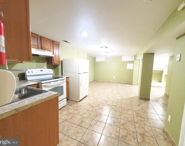 1131 N Gilmor Street - Photo Thumbnail 3