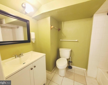 1131 N Gilmor Street - Photo Thumbnail 7
