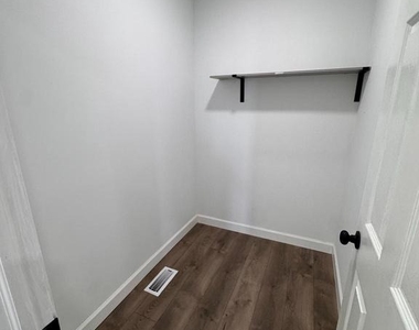 2606 W Fairmount Avenue - Photo Thumbnail 13