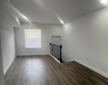 2606 W Fairmount Avenue - Photo Thumbnail 1