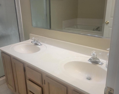 603b Admiral Drive - Photo Thumbnail 7
