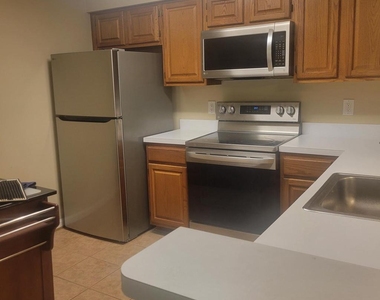603b Admiral Drive - Photo Thumbnail 5