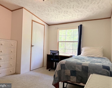 5000 Flyaway Ln - Photo Thumbnail 7