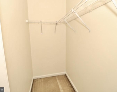 403 Wilmore Drive - Photo Thumbnail 15