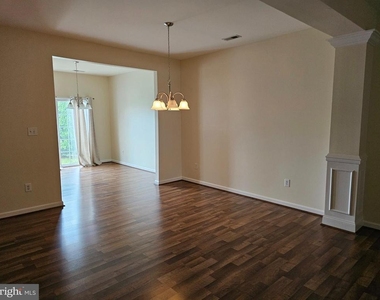 403 Wilmore Drive - Photo Thumbnail 4
