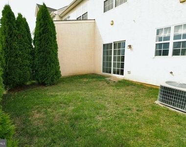 403 Wilmore Drive - Photo Thumbnail 18