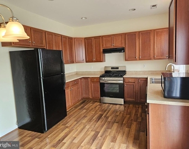 403 Wilmore Drive - Photo Thumbnail 8