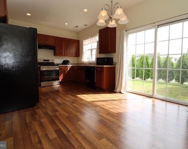 403 Wilmore Drive - Photo Thumbnail 17