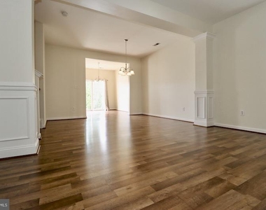 403 Wilmore Drive - Photo Thumbnail 3