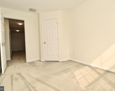 403 Wilmore Drive - Photo Thumbnail 23