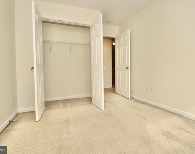 403 Wilmore Drive - Photo Thumbnail 16