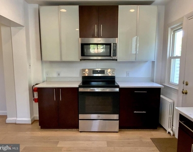 1772 E Street Ne - Photo Thumbnail 8