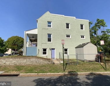 1772 E Street Ne - Photo Thumbnail 2