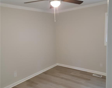 1403 Morrison Avenue - Photo Thumbnail 9