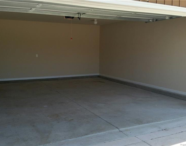 100 Burr Oak Circle S - Photo Thumbnail 14