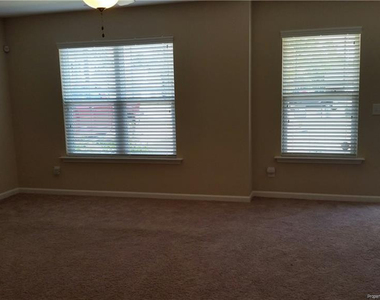 100 Burr Oak Circle S - Photo Thumbnail 15