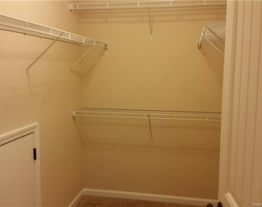 100 Burr Oak Circle S - Photo Thumbnail 10