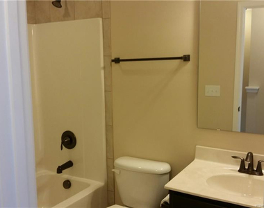 100 Burr Oak Circle S - Photo Thumbnail 13