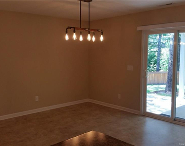 100 Burr Oak Circle S - Photo Thumbnail 6