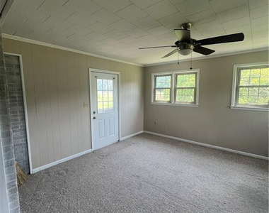 368 Rock Hill Road - Photo Thumbnail 8