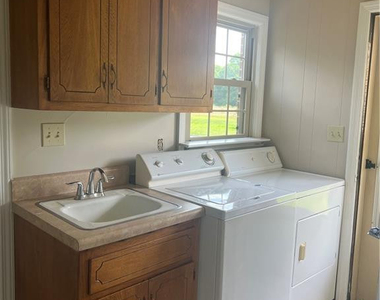 368 Rock Hill Road - Photo Thumbnail 21