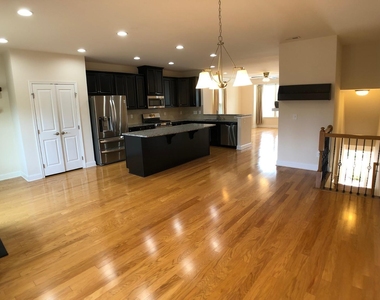 2122 Whitesmith Drive - Photo Thumbnail 10